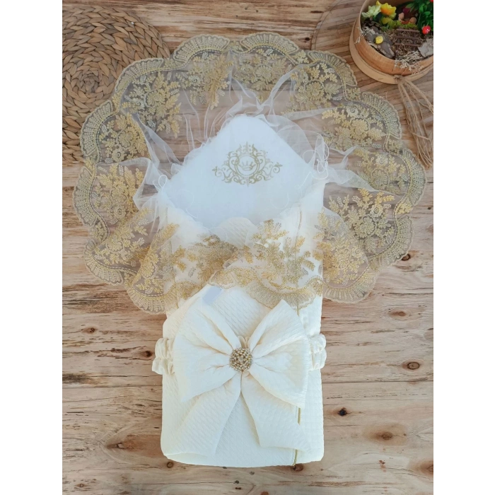 Yenidoğan Piramitland Taşlı Gold Güpür İşleme Bebek Battaniyesi Kundak Ekru