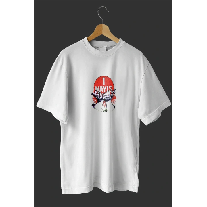 1 Mayıs Emekçilerimiz İçin Özel Tasarım 1 Mayıs Dünya Baskılı T-shirt - Beyaz