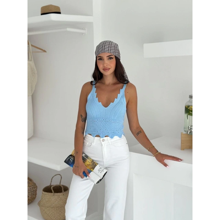 V Yaka Askılı Arkası Açık Triko Crop - Bebe Mavisi