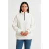 Kadın Üç İplik Dık Yaka Yarım Fermuarlı SweatShirt - Beyaz
