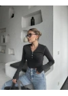 Düğme Detaylı Yıkamalı Crop