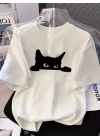 Kadınlar için Şık Siyah Kedi Grafik Tişört - Oversize Kısa Kollu Üst, Nefes Alabilir Polyester Karışımı, Makinede Yıkanabilir - Mükemmel Yaz Modası - Beyaz