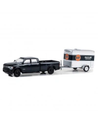 1/64 2023 Ram 2500 With Small Cargo Trailer Model Araba