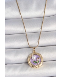 316L Çelik Gold Renk Zincir Mor Çiçek İşlemeli İnci Detay Potre Model Kadın Kolye