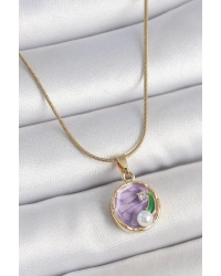 316L Çelik Gold Renk Zincir Mor Çiçek İşlemeli Zirkon Taş İnci Detaylı Minimal Portre Model Kadın Kolye