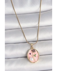 316L Çelik Gold Renk Zincir Pembe Çiçek İşlemeli İnci Detay Portre Model Kadın Kolye