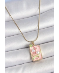 316L Çelik Gold Renk Zincir Pembe Mineli İncli Çiçek İşlemeli Portre Model Kadın Kolye