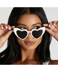 Beyaz Renk Kalp Şekilli Parti Gözlüğü 15x5 cm