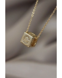 Gold Renk Zirkon Taşlı Küp Model C Harfli Kolye