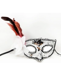 Gümüş Renk Yandan Tüylü Güllü Gümüş Taşlı Pullu Maske 20x22 cm