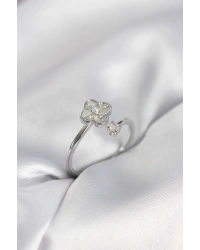 Gümüş Renk Zirkon Taşlı Yonca Model Kadın Yüzük