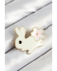 Mineli Çiçek Detaylı Krem Tavşan Figürlü Gold Renk Kadın Broş