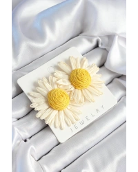 Papatya Model Beyaz Ve Sarı Renk Kadın Küpe