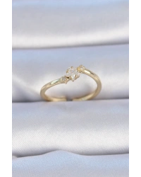 Pirinç Gold Renk Beyaz Çiçek Model Zirkon Taş Detay Kadın Yüzük