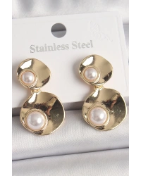 Pirinç Gold Renk Sallantı İnci Detaylı Daire Plaka Model Kadın Küpe