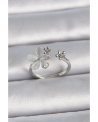 Pirinç Gümüş Renk Ayarlanabilir Zirkon Taşlı Beyaz Mineli Yaprak Model Kadın Yüzük