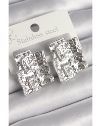 Pirinç Gümüş Renk İşlemeli Kare Plaka Model Kadın Küpe