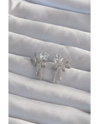 Pirinç Gümüş Renk Kare Zirkon Taşlı Fiyonk Küpe