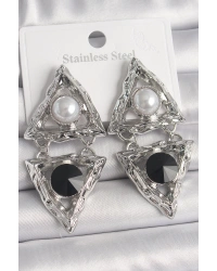 Pirinç Gümüş Renk Sallantı Üçgen Model İnci Detay Kadın Küpe