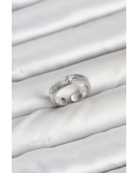 Pirinç Gümüş Renk Zirkon Taşlı Kutup Yıldızı Model Kadın Yüzük