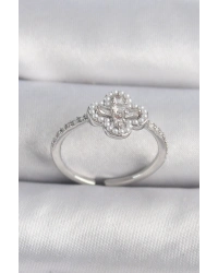 Pirinç Gümüş Renk Zirkon Taşlı Yonca Model İnci Detay Kadın Yüzük