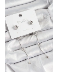 Pirinç Zirkon Taşlı Sallantılı Çiçek Model Gümüş Renk 925 Ayar Gümüş Çivi Kadın Küpe