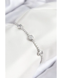 Pirinç Zirkon Taşlı Sıralı Kalp Model Gümüş Renk Asansörlü Kadın Bileklik