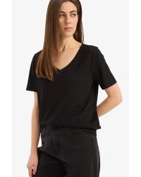 Regular Fit V Yaka Basic Kısa Kollu Tişört