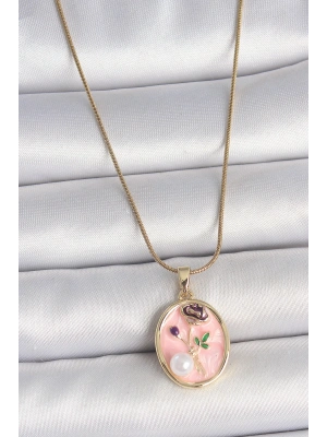 316L Çelik Gold Renk Zincir Pembe Çiçek İşlemeli İnci Detay Portre Model Kadın Kolye