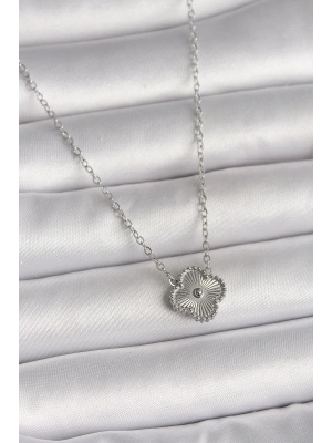 316L Çelik Gümüş Renk İşleme Detaylı Yonca Model Kadın Kolye