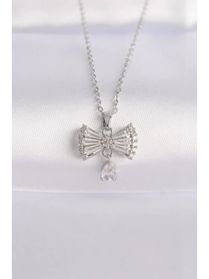 316L Çelik Zincir Gümüş Renk Zirkon Taşlı Kalp Detay Fiyonk Kolye