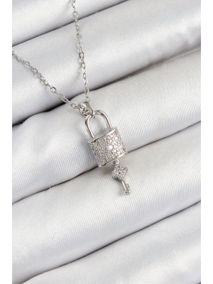 316L Çelik Zirkon Taşlı Kilit Ve Sallantılı Anahtar Model Gümüş Renk Kadın Kolye