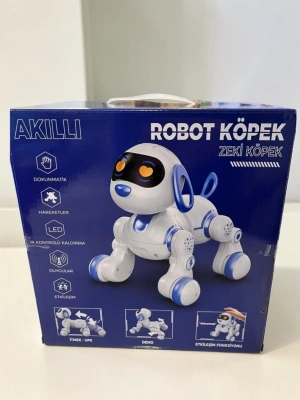 6601 UZK KUMANDALI DANS EDEBİLEN ROBOT KÖPEK