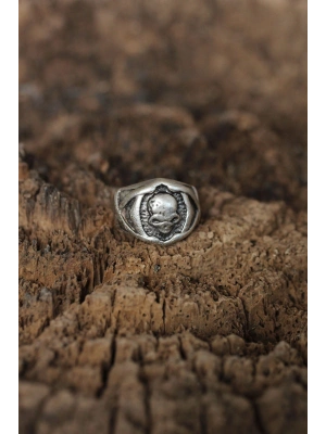 Ayarlanabilir Kuru Kafa Tasarımlı Erkek Yüzük