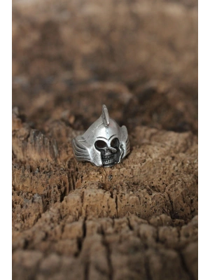 Ayarlanabilir Miğferli Kuru Kafa Tasarımlı Erkek Yüzük