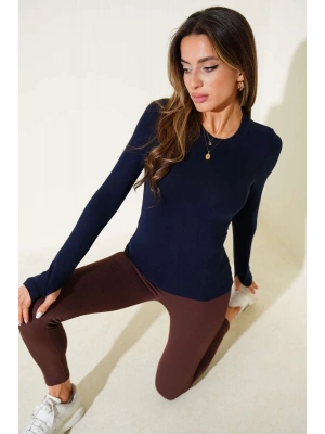 Basic Parmak Geçirme Detaylı Bluz Lacivert T4266