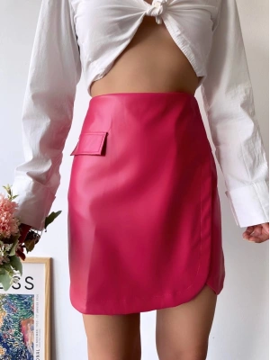 Cep detaylı oval kapaklı deri etek fuşya h240048