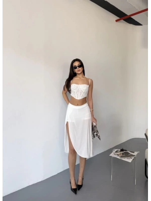 Çepli Şortlu Yırtmaçlı Etek - Beyaz