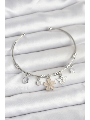Çiçek ve Kelebek Charmlı Gümüş Renk Pirinç Kadın Bileklik