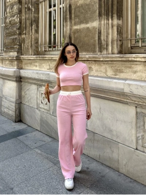 Crop pantolon biyeli takım pembe