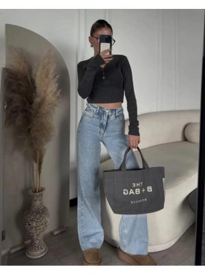 Düğme Detaylı Yıkamalı Crop