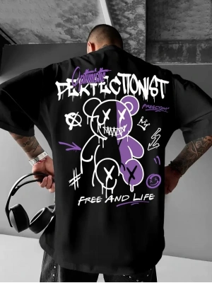 Erkek OversizeGrafik Tişört CAMPBRASTCOOPERATION Kalın Yazı Bisiklet Yaka, Kısa Kol, Kalın Mor ve Siyah Desenli Yazlık Sokak Kıyafeti - Siyah