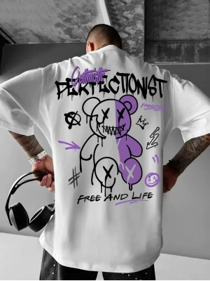 Erkek OversizeGrafik Tişört CAMPBRASTCOOPERATION Kalın Yazı Bisiklet Yaka, Kısa Kol, Kalın Mor ve Siyah Desenli Yazlık Sokak Kıyafeti - Beyaz