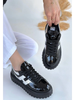 Gesti Siyah Rugan Gümüş Detaylı Bağcıklı Spor Ayakkabı