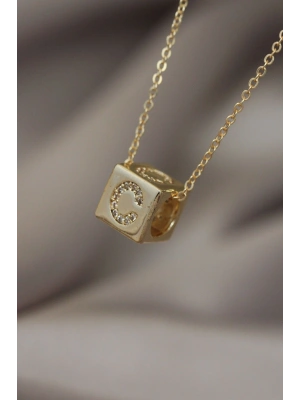Gold Renk Zirkon Taşlı Küp Model C Harfli Kolye