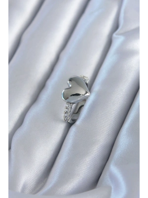 Gümüş Renk Pirinç Zirkon Taşlı Kalp Model Kadın Yüzük