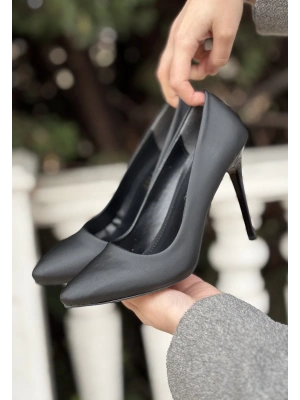 Hillar Siyah Saten Stiletto Ayakkabı