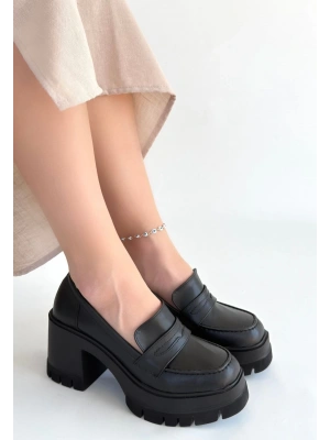 Janes Siyah Cilt Dolgu Topuk Ayakkabı