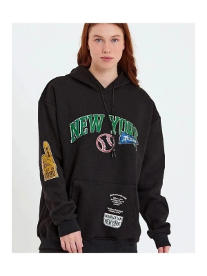 Kadın Baskılı Kapüşonlu Sweatshirt - Siyah