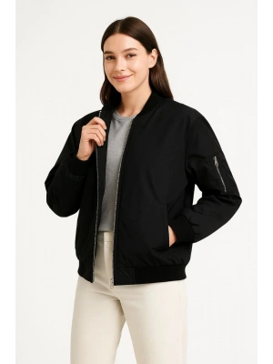 Kadın Bomber Mont Ceket – Fermuarlı, Kapitone İçi Astarlı, Su İtici Kumaş, Regular Fit, Yandan Cepli, Günlük Bahar & Kış Şık Rahat Stil - Siyah
